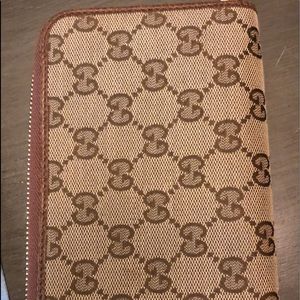Gucci wallet